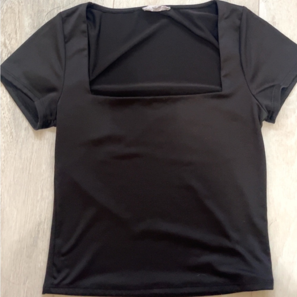 Women’s square neck top